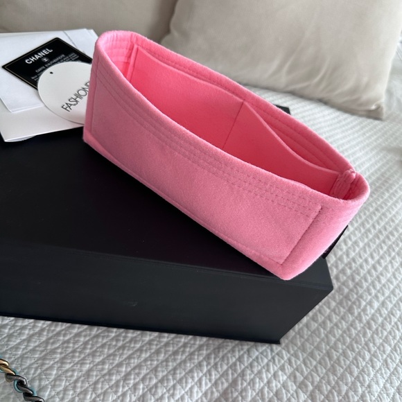 Chanel lambskin quilted medium 19 - Picture 8 of 10